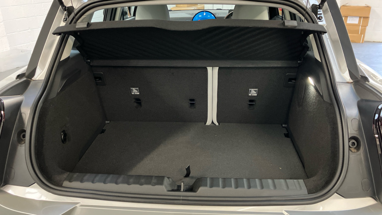 MINI Aceman 135kW E Classic 43kWh 5dr Auto Electric Hatchback